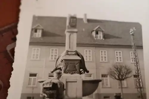 tolles altes Foto -  Jugen vor Ehrendenkmal - Ort ??  - 30-40er Jahre