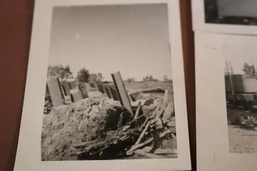 vier interessante alte Fotos - Panzersperren, Schild Minengefahr und zerstörte