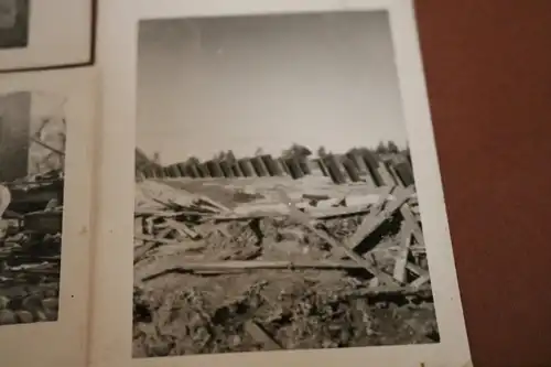 vier interessante alte Fotos - Panzersperren, Schild Minengefahr und zerstörte