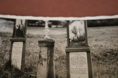 tolles altes Foto - Friedhof Sommerau - tolle alte Grabsteine - bemalt  30er Jah