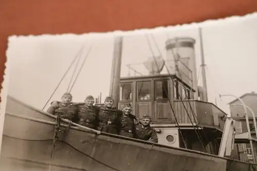 tolles altes Foto - Soldaten auf Vorpostenboot - Nyborg  Insel Fünen Dänemark