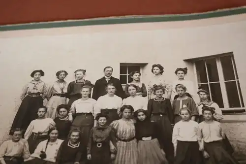 tolles altes Foto - Schulklasse Mädchenschule - 1910  auf Pappe