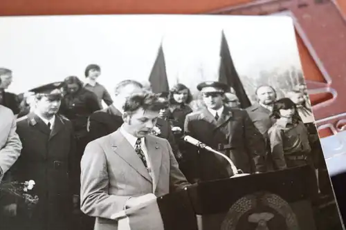 zwei tolle alte Fotos - DDR - Politiker ?? Jahrestag ? 60-70er Jahre ??