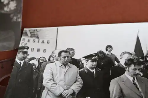 zwei tolle alte Fotos - DDR - Politiker ?? Jahrestag ? 60-70er Jahre ??