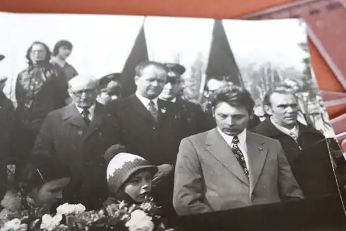 zwei tolle alte Fotos - DDR - Politiker ?? Jahrestag ? 60-70er Jahre ??
