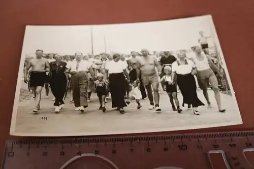 tolles altes Foto - Gruppe Personen - Strandpromenade ? 1920-30 ???