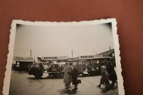 tolles altes Foto -  Industriemesse ?? Werbung Ramikal -  50-60er Jahre ?