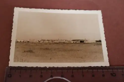 tolles altes Foto - Flughafen ?? Stadt ?? Hangar ?? Ort ??