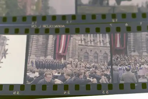 15 tolle alte Negativbilder - 60er Jahre ?? Kirchenfest ? Stier Denkmal - Ort ??