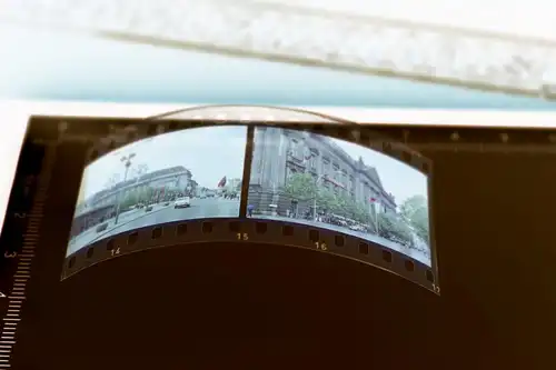 zwei tolle alte Farbnegative - Stadt Feierlichkeiten - Berlin ??  50-60er Jahre 