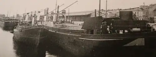 tolles altes Foto - Binnenschifffahrt - Frachtkähne - Neptun - Gebäude