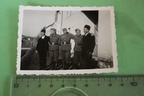 tolles altes Foto - fünf Soldaten - Rumänien 1941 - unter Kameraden