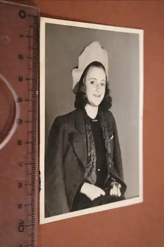 tolles altes Foto -  hübsche junge Frau - Portrait - 1947