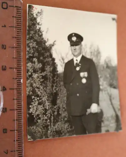 tolles altes Foto -  Mann mit Ordensspange - Orden