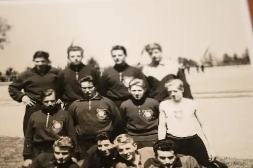 tolles altes Foto - Sportler Mannschaft Vereinslogo - Nordrhein-Westfalen ? 1956