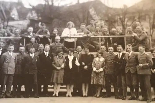 tolles altes Foto - Gruppenfoto - Schlachttag 30-40er Jahre - Eisenhandlung