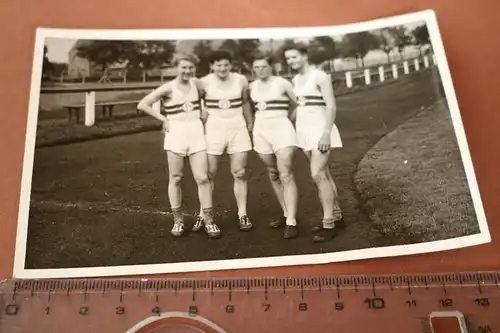 tolles altes Foto - Sportler - VfL 77 - Stadthagen ?  30-40er Jahre 