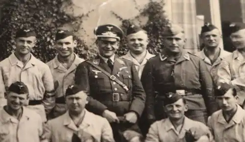 tolles altes Foto - Gruppenfoto - Soldaten der Luftwaffe