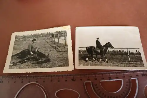 zwei alte Fotos - Mann mit seinem Pferd -  20-40er Jahre