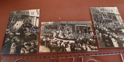 drei tolle alte Fotos - Festumzug - Geschäfte Oldtimer - Eisleben 1913