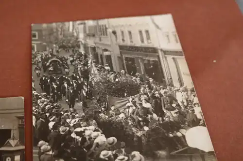 drei tolle alte Fotos - Festumzug - Geschäfte Oldtimer - Eisleben 1913