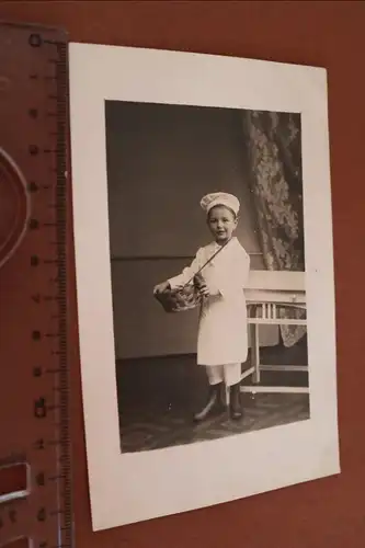 tolles altes Foto kleiner Junge als Bäcker verkleidet -  1910-20 ?