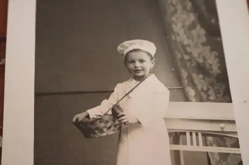 tolles altes Foto kleiner Junge als Bäcker verkleidet -  1910-20 ?