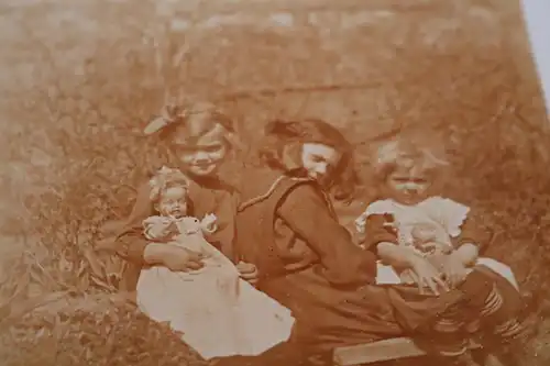zwei tolle alte Fotos - drei Mädchen mit Puppen - 1900-1920 ??