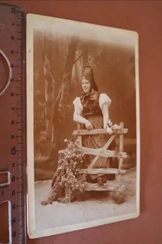tolles altes Kabinettfoto - Frau in Tracht -  Ort ?? 