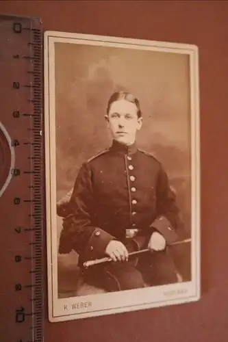 tolles altes CDV-Foto -  Portrait eines Soldaten mit Gerte - Hagenau 