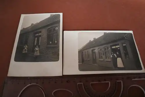 zwei tolle alte Fotos -  Familie vor ihrem Haus - Altona - 1910-20 ??