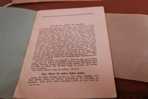 zwei alte religiöse Heftchen ?  Fragt Gott nach uns ?  u. Ein feste Burg  20-40e