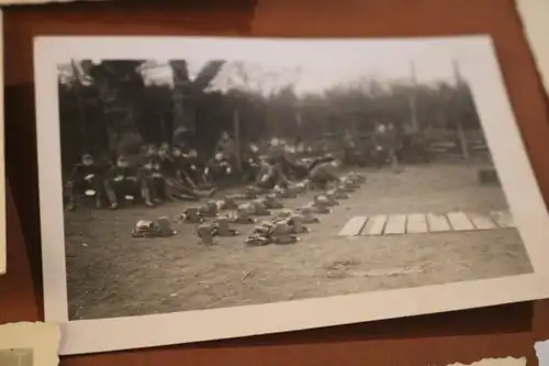 zehn tolle alte Fotos Soldaten,  Stadt, LKW usw.