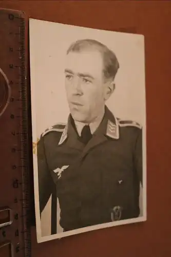 tolles altes Foto - Portrait Soldat der Luftwaffe - Abzeichen