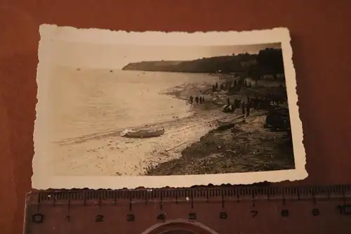 tolles altes Foto - Soldaten  bauen irgendwas am Strand ? - Ort ??