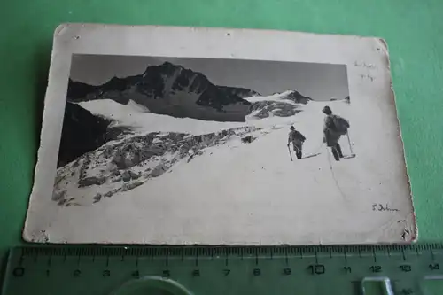 tolles altes Foto  -  Männer beim Bergaufstieg  1910-20 ???
