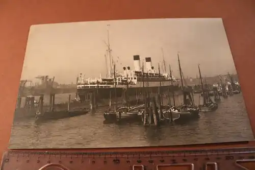 tolles altes Foto  Passagierdampfer Monte Olivia im Hamburger Hafen 1929