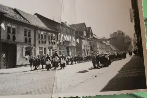 zwei tolle alte Fotos - Prozessionszug - Gera ???  30-50er Jahre ?