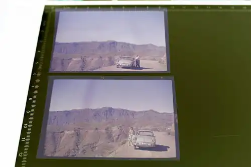 zwei tolle alte Negative - Oldtimer VW mir unbk. Modell - Ausland 60-70er Jahre 