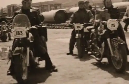 tolles altes Foto - Oldtimer Motorräder - Rennen ??  - 50-60er Jahre