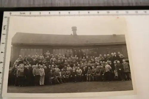 tolles altes Gruppenfoto Fabrikant mit seinen Mitarbeitern - Ort ?? 20-30er Jahr