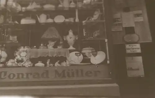 tolles altes Negativ -  Schaufenster Laden Conrad Müller Torgau - 20-30er Jahre
