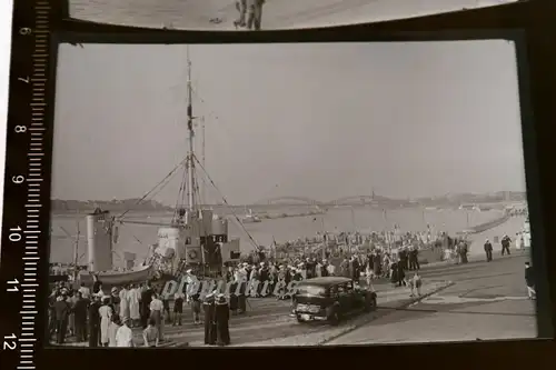 zwei tolle alte Negative - Hafen Brücken Matrosen  - Ort ??? - 30er Jahre ???