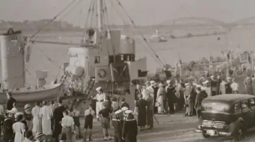 zwei tolle alte Negative - Hafen Brücken Matrosen  - Ort ??? - 30er Jahre ???