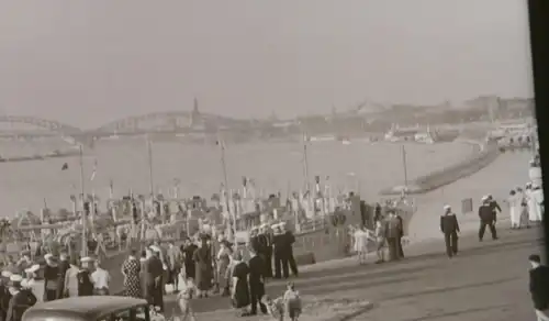 zwei tolle alte Negative - Hafen Brücken Matrosen  - Ort ??? - 30er Jahre ???