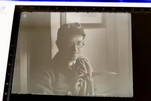 tolles altes Glasnegativ - Portrait eines Mannes - Bergsteiger ?? Schutzbrille 