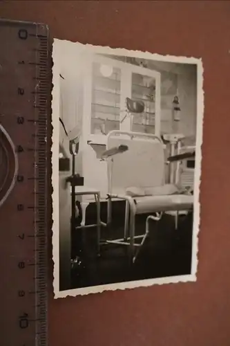 zwei tolle alte Fotos - Arztpraxis - 1940 - Ort ???