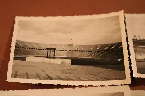 fünf tolle alte Fotos Soldaten in Berlin - Olympiastadion usw. - 30-40er Jahre