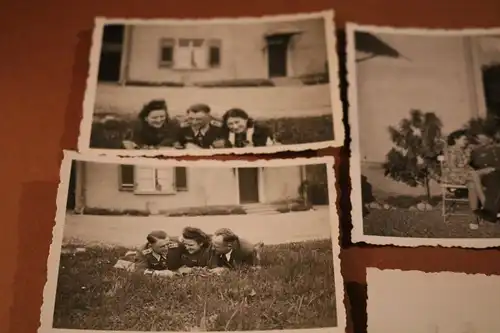 acht tolle alte Fotos - Soldat mit seiner Freundin / Frau