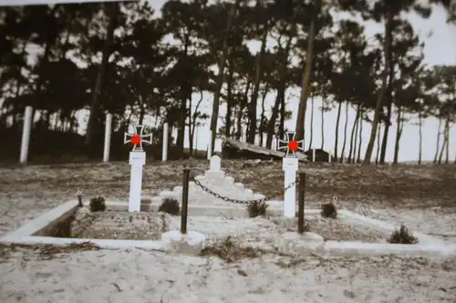 altes Foto - zwei Soldatengräber - Piloten - Luftwaffe